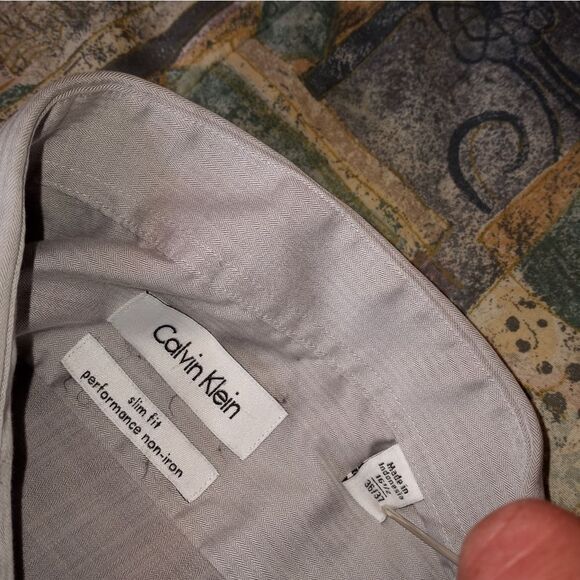 Calvin Klein DressShirtMens 16 1/2 34/35 SilverGrayL/Sl SlimFitNonIron ButtonUp. - Picture 4 of 9